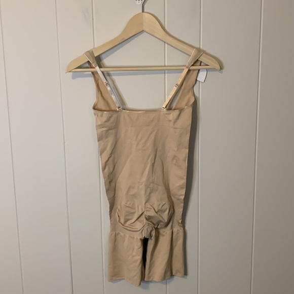 NWT Assets by Spanx Full Body Shapewear Nude Size Extra Large - Picture 5 of 7
